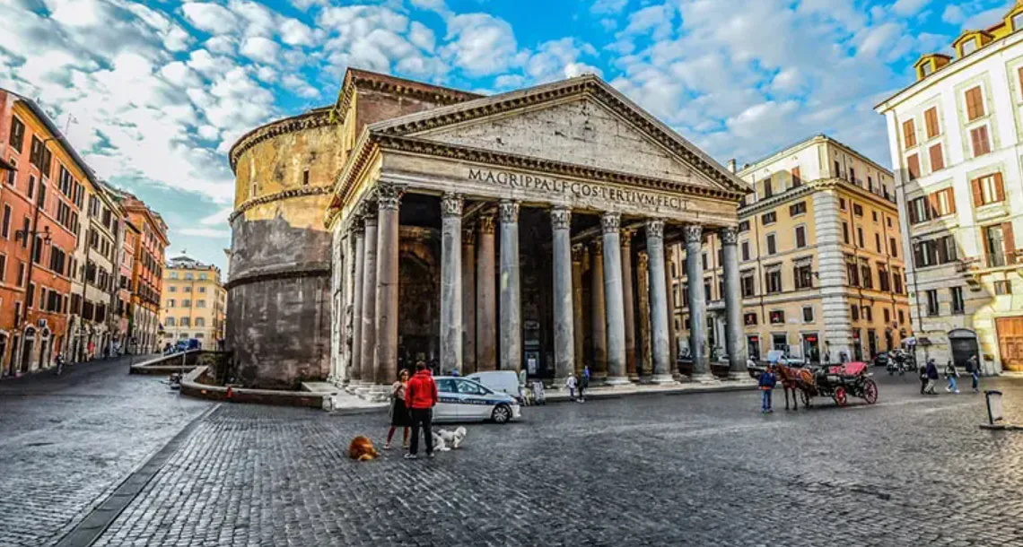 Đền Pantheon nhiều cột